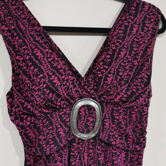 Beautiful Dress - Picture 4 of 5